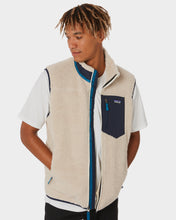 Load image into Gallery viewer, PATAGONIA x Classic Retro-X Vest (XL)