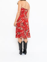 Load image into Gallery viewer, Vintage x Made in Canada x LE CHATEAU Red Floral Tube Dress (M)
