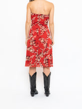 Load image into Gallery viewer, Vintage x Made in Canada x LE CHATEAU Red Floral Tube Dress (M)