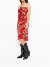 Load image into Gallery viewer, Vintage x Made in Canada x LE CHATEAU Red Floral Tube Dress (M)