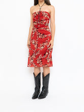 Load image into Gallery viewer, Vintage x Made in Canada x LE CHATEAU Red Floral Tube Dress (M)