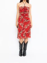 Load image into Gallery viewer, Vintage x Made in Canada x LE CHATEAU Red Floral Tube Dress (M)