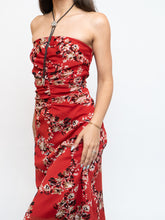 Load image into Gallery viewer, Vintage x Made in Canada x LE CHATEAU Red Floral Tube Dress (M)