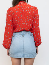 Load image into Gallery viewer, Vintage x Lightwash Studded Denim Mini Skirt (M)
