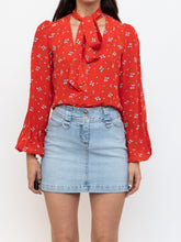 Load image into Gallery viewer, Vintage x Lightwash Studded Denim Mini Skirt (M)