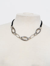 Load image into Gallery viewer, Vintage x Silver Paisley Choker