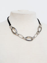 Load image into Gallery viewer, Vintage x Silver Paisley Choker