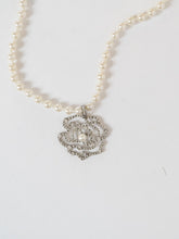 Load image into Gallery viewer, Pearl Silver Rose Necklace