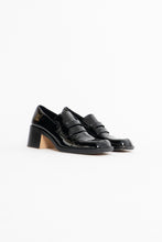 Load image into Gallery viewer, ZARA x Patent Black Heeled Loafers (6.5)
