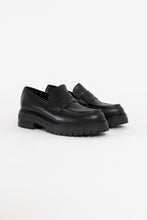 Load image into Gallery viewer, GRAVITY POPE x DON DIEGO Made in Italy Black Heeled Loafers (8, 8.5)