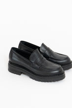 Load image into Gallery viewer, GRAVITY POPE x DON DIEGO Made in Italy Black Heeled Loafers (8, 8.5)
