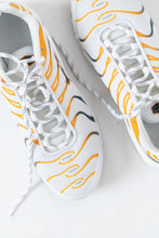 Load image into Gallery viewer, NIKE x Airmax Plus GS White Kumquat Marina (6.5Y, 8W)