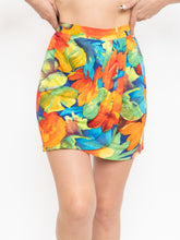 Load image into Gallery viewer, Vintge x Bright Colourful Tropical Mini Skirt (S)