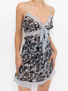 Vintage x Black & White Sheer Floral Frilly Dress (S)