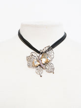 Load image into Gallery viewer, Vintage x Butterfly Rhinestone Choker