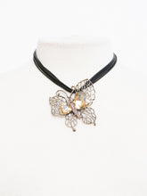 Load image into Gallery viewer, Vintage x Butterfly Rhinestone Choker