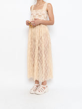 Load image into Gallery viewer, Vintage x Pale Yellow Floral Lace Dress (M, L)