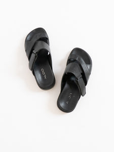 Vintage x ALDO Leather Criss-Cross Sandals (7, 7.5)