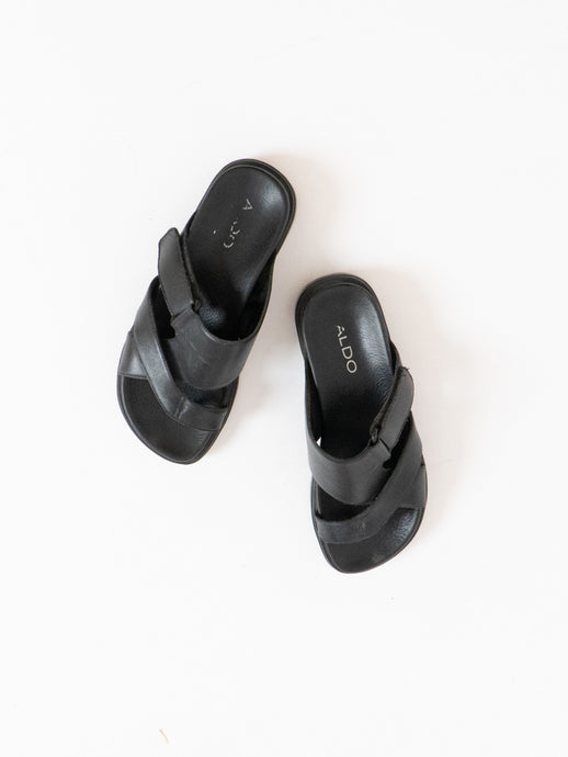 Vintage x ALDO Leather Criss-Cross Sandals (7, 7.5)