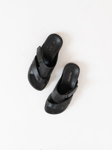 Vintage x ALDO Leather Criss-Cross Sandals (7, 7.5)
