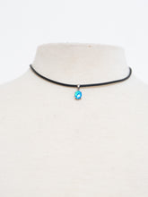 Load image into Gallery viewer, Vintage x Black Irridescent Blue Gem Choker