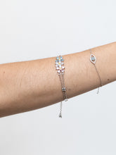 Load image into Gallery viewer, Vintage x Silver Chain Daisy Bracelet