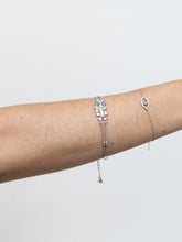 Load image into Gallery viewer, Vintage x Silver Chain Daisy Bracelet