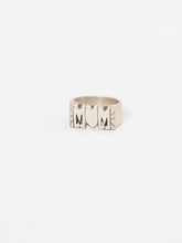 Load image into Gallery viewer, Vintage x 925 SILVER &#39;Mom&#39; Ring
