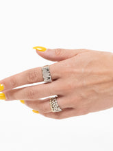 Load image into Gallery viewer, Vintage x 925 SILVER &#39;Mom&#39; Ring