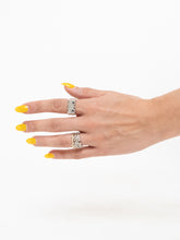 Load image into Gallery viewer, Vintage x 925 SILVER &#39;Mom&#39; Ring