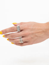Load image into Gallery viewer, Vintage x 925 SILVER &#39;Mom&#39; Ring