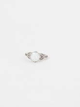 Load image into Gallery viewer, Irridescent Pearl x 925 SILVER Ring
