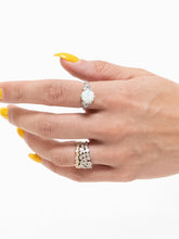 Load image into Gallery viewer, Irridescent Pearl x 925 SILVER Ring