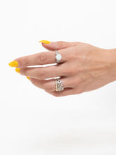 Load image into Gallery viewer, Irridescent Pearl x 925 SILVER Ring