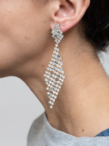 Vintage x Silver Rhinestone Diamond Drop Earrings