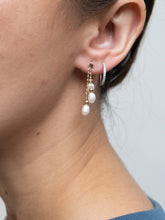 Load image into Gallery viewer, Vintage x 10K GOLD Triple Pearl Drop Earrings