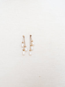 Vintage x 10K GOLD Triple Pearl Drop Earrings