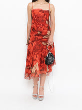 Load image into Gallery viewer, Vintage x Red Layered Rose Sequin Patterned Dress (S)