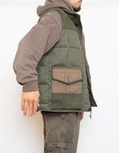 Load image into Gallery viewer, Vintage x EDDIE BAUER Green Down Puffer Vest (L, XL)