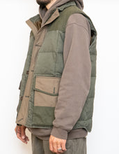 Load image into Gallery viewer, Vintage x EDDIE BAUER Green Down Puffer Vest (L, XL)