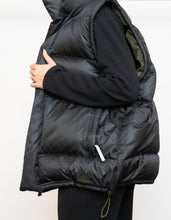 Load image into Gallery viewer, Vintage x ADIDAS Black, Army Green-lined Down Puffer Vest (S-L)