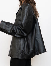 Load image into Gallery viewer, Vintage x Black Buttoned Oversized Leather Jacket (M-XL)