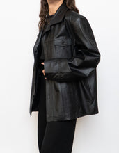 Load image into Gallery viewer, Vintage x Black Buttoned Oversized Leather Jacket (M-XL)