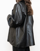 Load image into Gallery viewer, Vintage x Black Buttoned Oversized Leather Jacket (M-XL)