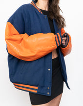 Load image into Gallery viewer, Vintage x Made in Korea x CHICAGO BEARS Felt Jacket (L)