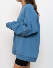 Load image into Gallery viewer, Vintage x Blue Oversized Crewneck (XL)
