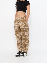 Load image into Gallery viewer, Vintage x Desert Camo Cargo Pant (M, L)
