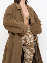 Load image into Gallery viewer, Vintage x Made in Canada x HARRY ROSEN Camel Wool &amp; Cashmere Coat (XS-L)