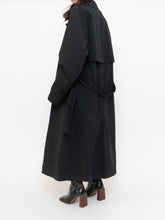 Load image into Gallery viewer, Vintage x Made in Canada x WEATHERMAN Black Trench (S-L)
