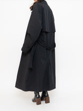 Load image into Gallery viewer, Vintage x Made in Canada x WEATHERMAN Black Trench (S-L)